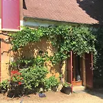 D'hotes Les Coustilles Bed and breakfast 4*