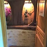 D'hotes Les Coustilles Bed and breakfast