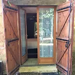 D'hotes Les Coustilles Bed and breakfast 4*