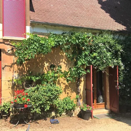 D'hotes Les Coustilles Bed & Breakfast 4*