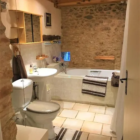 D'hotes Les Coustilles Bed & Breakfast