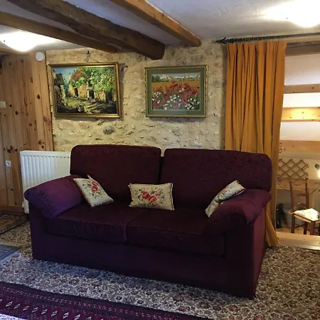 D'hotes Les Coustilles Bed & Breakfast